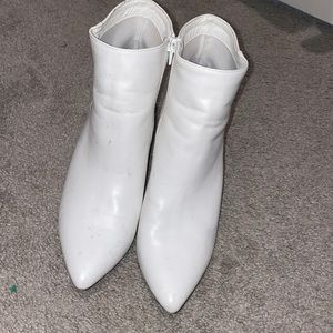 White pointed toe boots